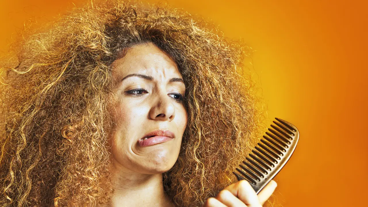 Wanita, Kenali 6 Penyebab Kerusakan Rambut