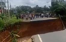 Jalan Nasional Penghubung Jambi-Sumatera Barat Putus, Ini Penyebabnya