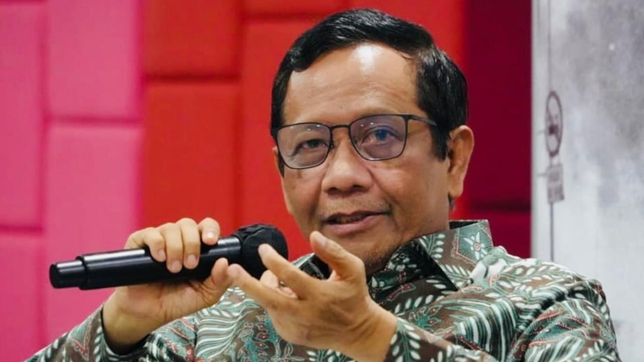 Video: Tegas! Mahfud Soal Pegawai Komdigi Tertangkap Bekingi Judi Online: Periksa Budi Arie