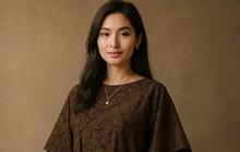 Model Dress Batik Terbaru 2025, Kombinasi Brokat dan Belahan Samping dengan Sentuhan Modern Elegan