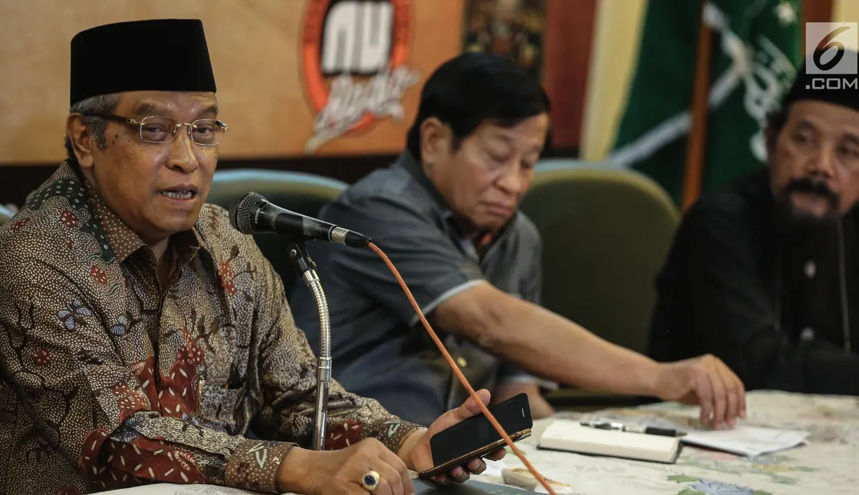 Ketum PBNU KH Said Aqil Siroj memberikan pemparan dalam acara Silaturrahim Kebudayaan di Gedung PBNU, Jakarta (28/7). Dalam acara tersebut juga memamerkan lebih dari 100 keris dan pertunjukan kesenia. (Liputan6.com/Faizal Fanani)