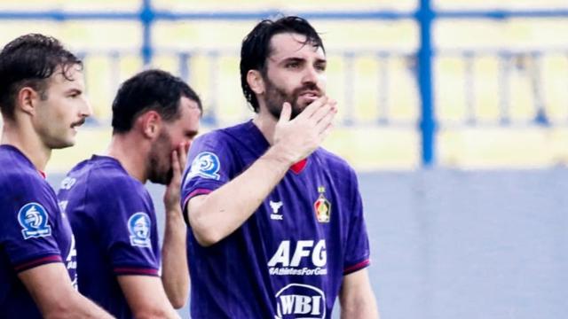 Persik Kediri, Jon Toral