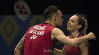 Ganda campuran Inggris, Chris Adcock/Gabrielle Adcock, menang atas ganda Indonesia, Alfian Eko/Annisa Saufika, pada laga BCA Indonesia Open di JCC, Jakarta, Kamis (15/6/2017). Pasangan Inggris menang 21-11 dan 21-14. (Bola.com/Vitalis Yogi Trisna)