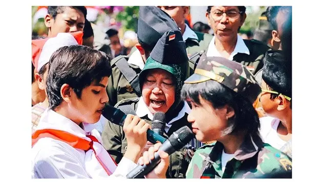 Momen Ibu Risma Saat Ikut Parade Surabaya Juang 2019