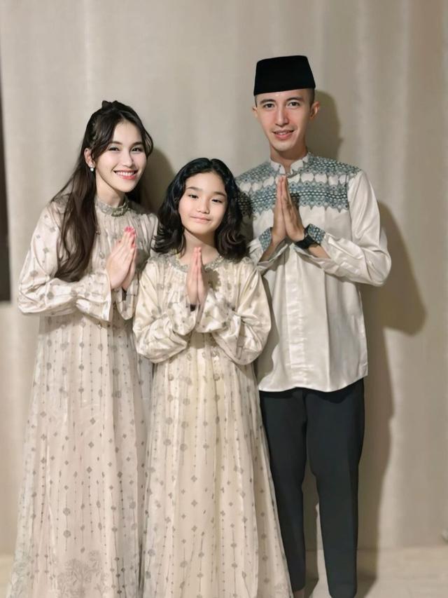 Ayu Ting Ting dan Bilqis bareng Fardhana