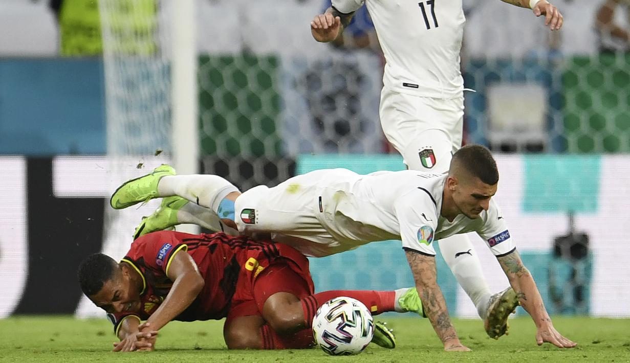 Marco Verratti - Sempat tampil kurang memuaskan di babak 16 besar, Verratti mampu menunjukkan kelasnya sebagai gelandang top dunia saat melawan Belgia. Ia berhasil menjaga penguasaan bola Italia dan mendikte tempo permainan Gli Azzurri. (Andreas Gebert/Pool Photo via AP)