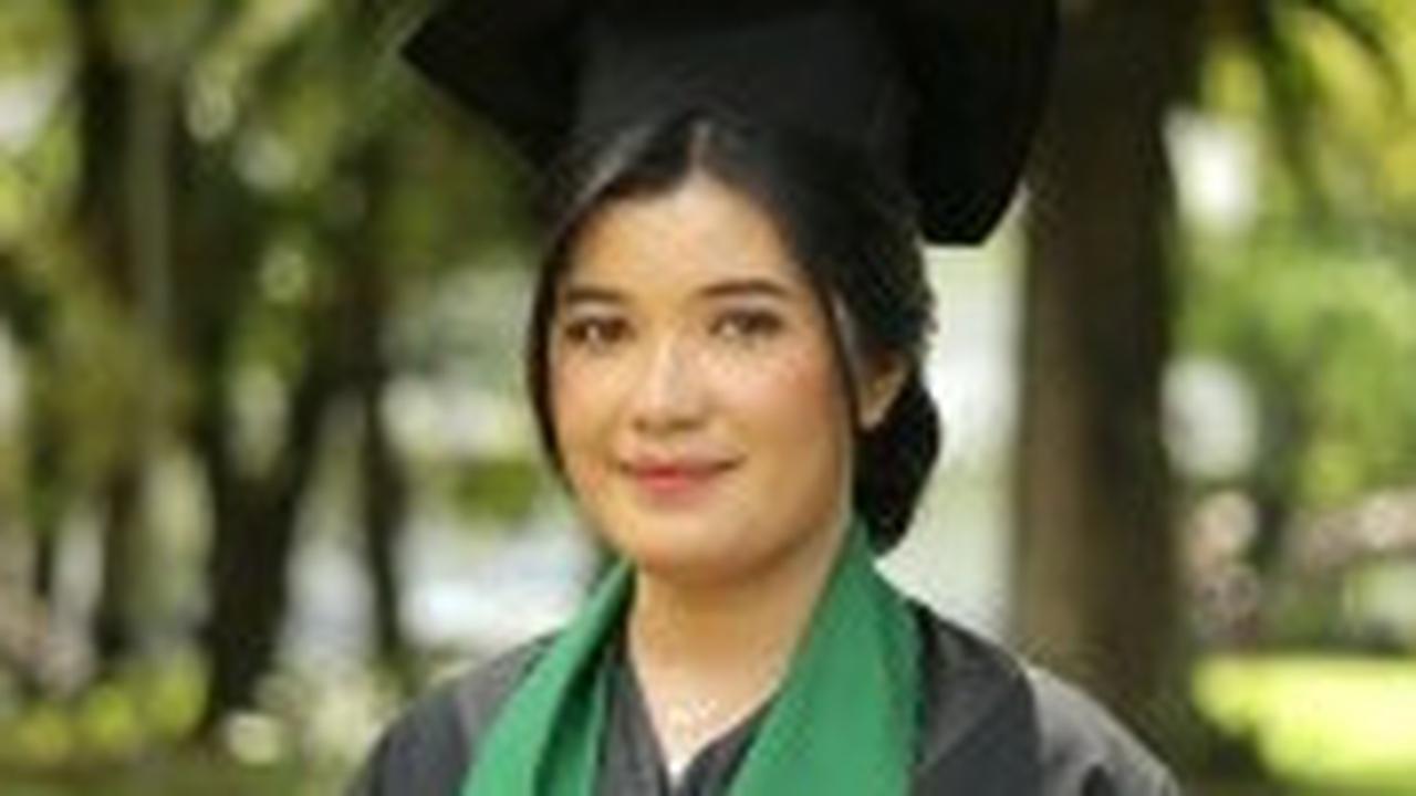 Kuliah Hanya 3 Tahun Raih Nilai Tertinggi, Nama Mahasiswi Cantik ini Bikin Rektor Bereaksi