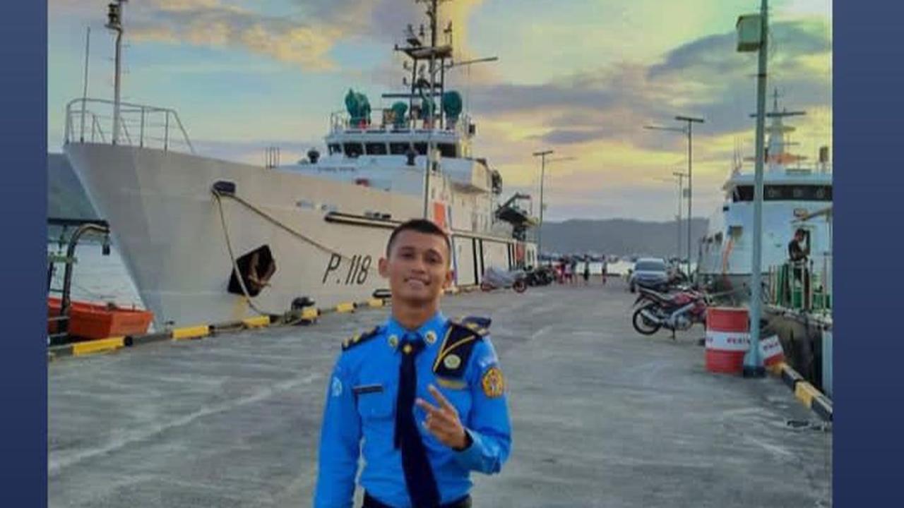 "Waktu silir berganti aku naik tingkat menjadi Taruna Madya," paparnya.<br>