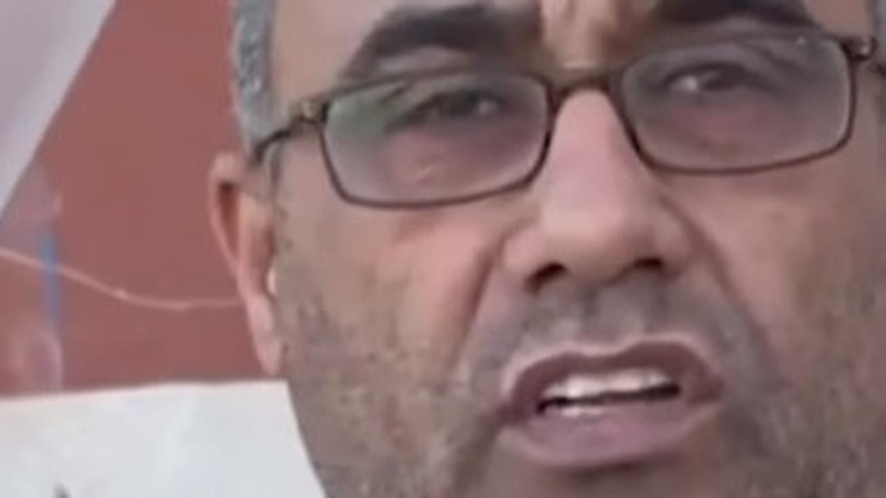 Ramzi turut mengungkap jika dirinya kala itu bakal berusaha membawa anggota keluarganya keluar dari lokasi. Menutup wawancara, Ramzi menuturkan doa.