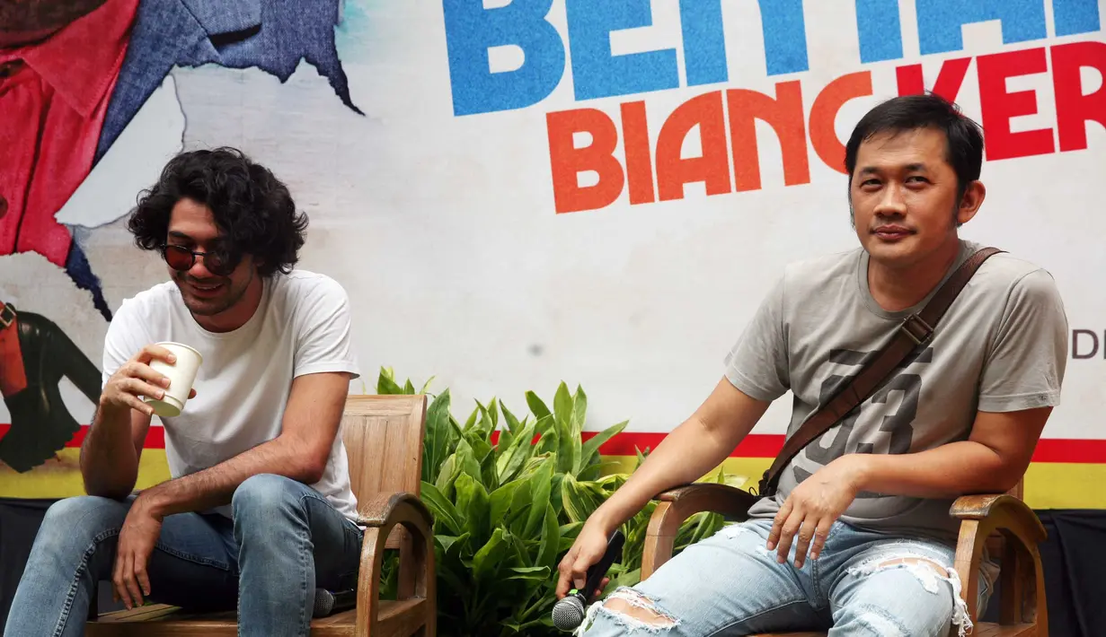 Film Benyamin Biang Kerok tidak menjadi film lama pertama yang dikemas ulang, terutama oleh Falcone Pictures. Sebelumnya ada Warkop DKI Reborn part 1 dan 2, untuk tokoh Benyaminnya, Reza Rahadian lah yang didapuk. (Nurwahyunan/Bintang.com)
