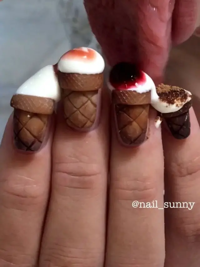 Unik, Inilah 10 Desain Nail Art Nyeleneh dari Rusia