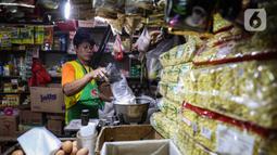 Harga bahan pangan seperti bawang merah, cabai, bawang putih, ayam, beras dan telur di sejumlah pasar masih stabil. (Liputan6.com/Angga Yuniar)