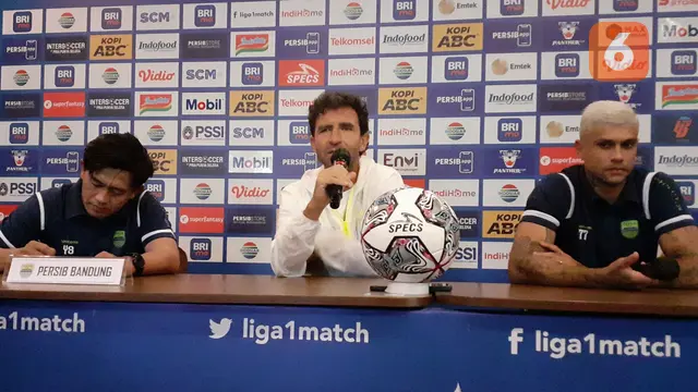 Pelatih Persib Bandung, Luis Milla.