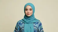 9 Model Baju Batik Lengan Lebar untuk Muslimah, Nyaman dan Tetap Stylish