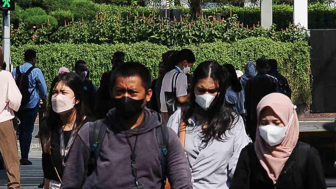 Berdasarkan dari pantauan di situs IQAir, kualitas udara di Jabodetabek kembali menunjukkan Indeks kualitas udara dalam kondisi tidak sehat 153 AQI US. 
merdeka.com/imam buhori.