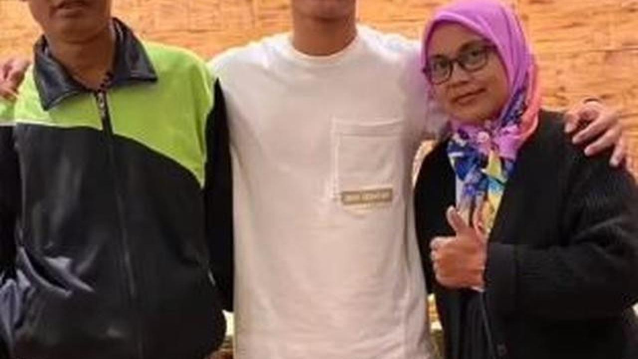 5 Potret Kesederhanaan Mendiang Ayah Pratama Arhan, Fondasi Hidup yang Membentuk Karakter Sang Pemain