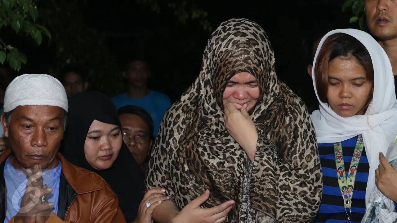 20160111- Air Mata Iringi Pemakaman Budi Anduk di TPU Kemang Bekasi-Herman Zakharia