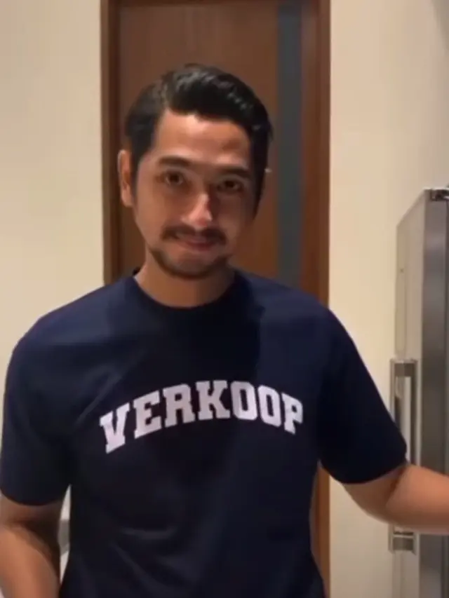 Arya Saloka Berjenggot dan Berkumis