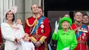 Hadiri ulang tahun Ratu Elizabeth II ke-90, Puteri Charlotte memakai dress yang matching dengan Kate Middleton. (Getty Images/Cosmopolitan)