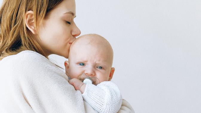 Ciri-Ciri Perut Kembung pada Bayi, Penyebab dan Cara ...