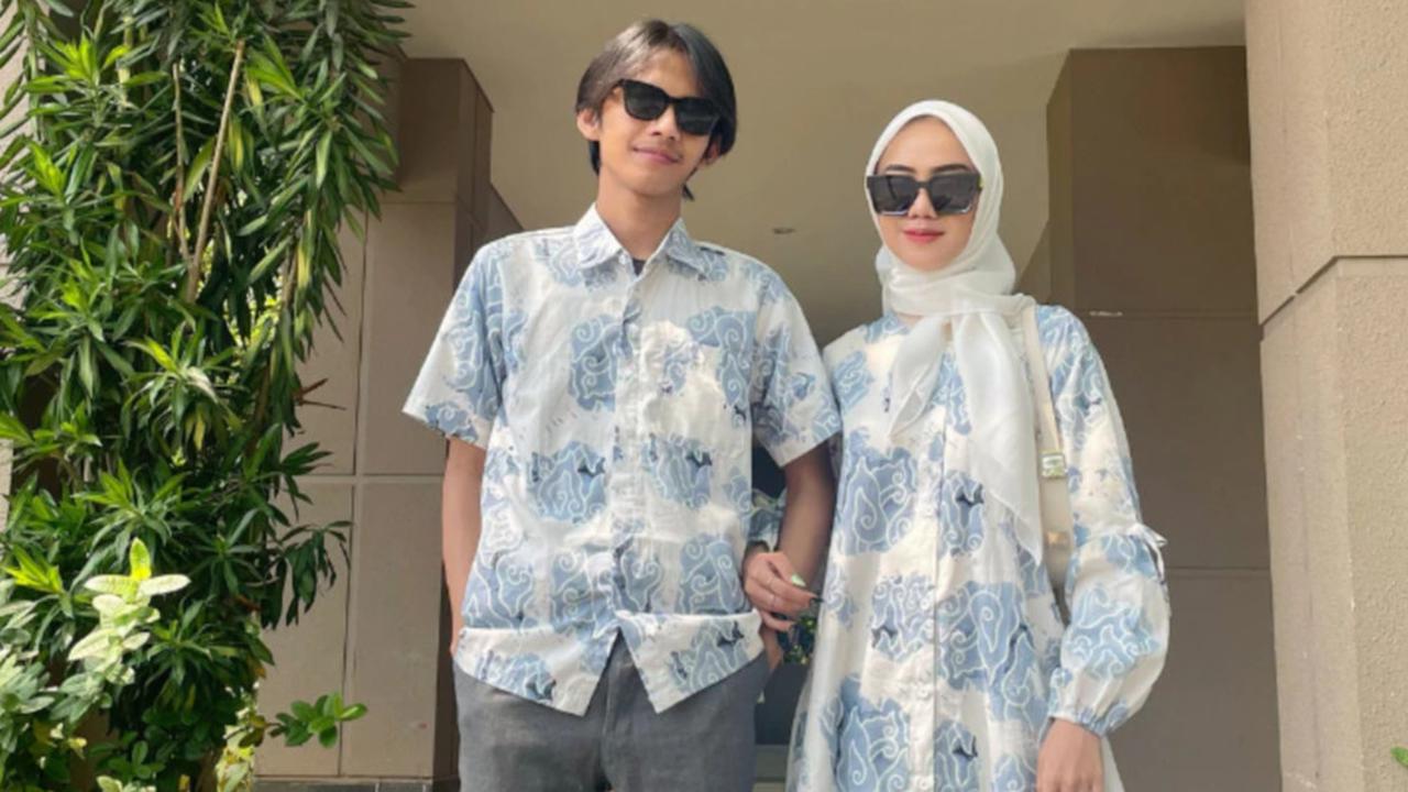Gaya Lebaran 2025 Super Kekinian, Inspirasi 5 Baju Couple Warna Ice Blue yang Bikin Semua Mata Tertuju Padamu