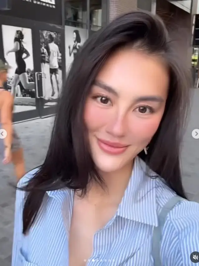 6 Potret Agnez Mo Pamer Outfit Kasual dan Riasan Natural Glowing, Banjir Pujian