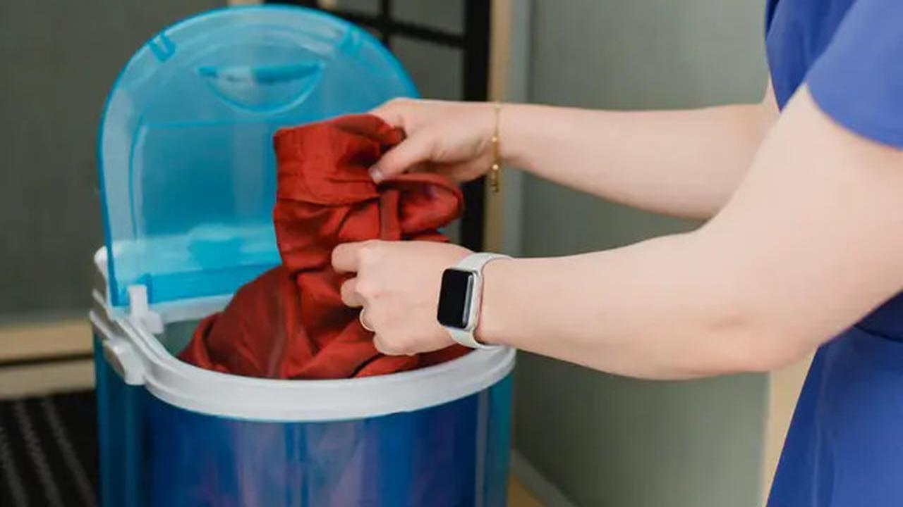 5 Cara Ampuh Mengatasi Pakaian Bau Apek Selama Musim Hujan, Bisa Dicoba