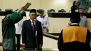 Mohammad Saleh mengucap sumpah jabatan saat pelantikan dirinya sebagai Ketua DPD RI di Gedung Nusantara V Kompleks Parlemen, Jakarta, Rabu (12/10). Sidang Paripurna Luar Biasa DPD kemarin memilih Saleh sebagai Ketua DPD baru. (Liputan6.com/Johan Tallo)