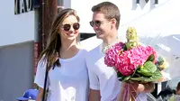 Miranda Kerr dan Evan Spiegel. (foto: usmagazine)