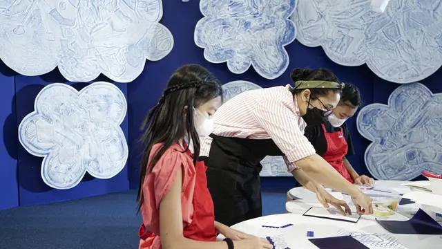 Kembara Biru, Mengenalkan Kembali Aktivitas Fisik pada Anak dengan Kreasi Kertas Karbon di Museum MACAN