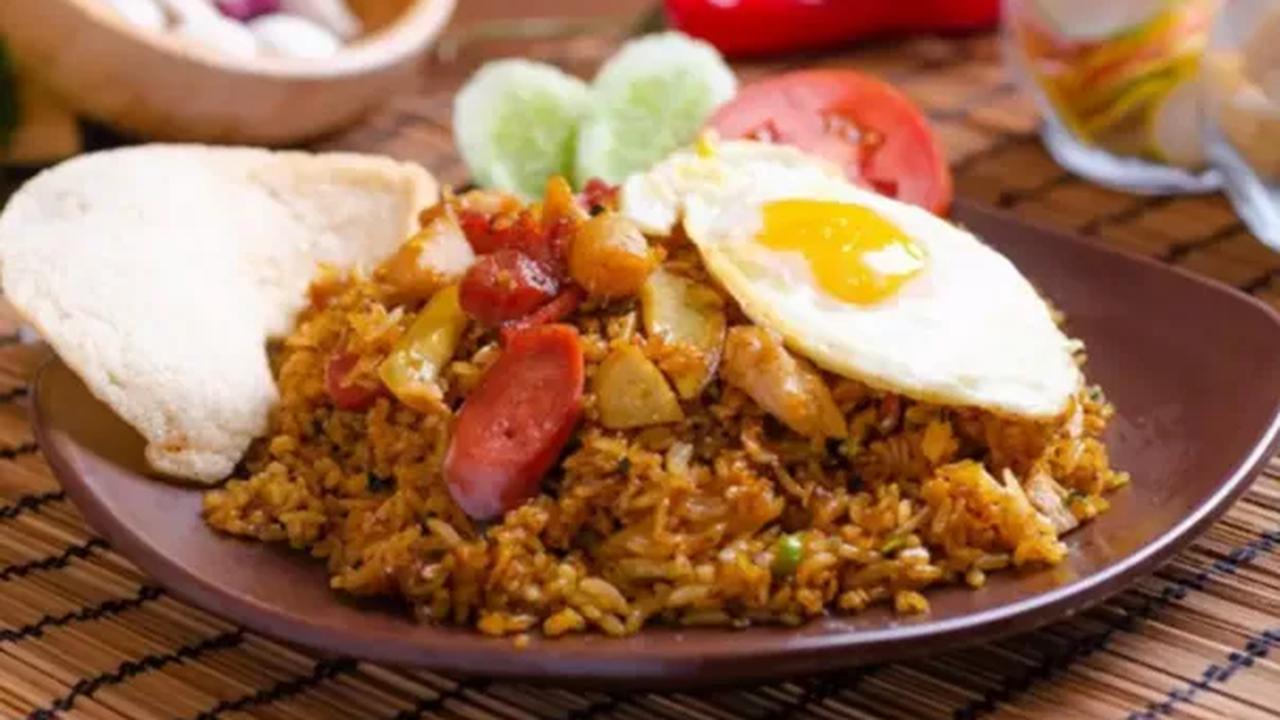 1. Nasi Goreng Spesial<br>