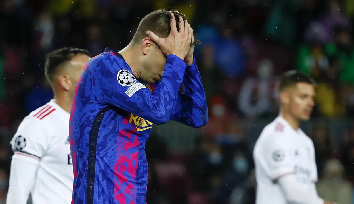 Hasil imbang ini membuat Barcelona terancam gagal melaju ke 16 besar Liga Champions 2021-2022. Keadaan semakin berat lantaran syarat lolos fase grup adalah mereka harus menang melawan Bayern Munchen di laga terkahir nanti. (AP/Joan Monfort)