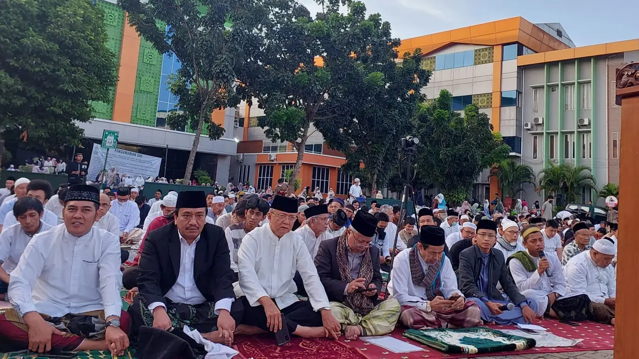 Warga Muhammadiyah di Ciputat, Kota Tangerang Selatan menggelar salat Idul Adha 1444 H/2023 hari ini Rabu (28/6/2023).