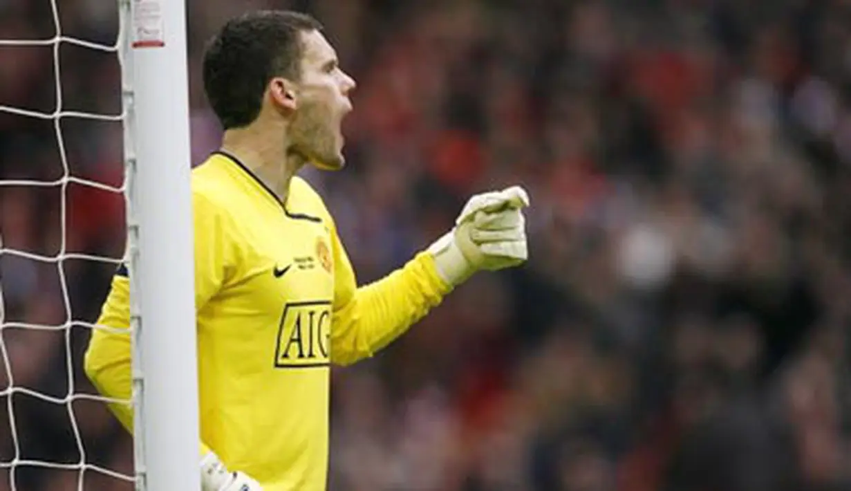 Kiper Manchester United, Ben Foster memberi instruksi dalam pertandingan final Piala Carling 2009 menghadapi Tottenham Hotspur di Wembley Stadium, London, 1 Maret 2009. AFP PHOTO/Glyn Kirk