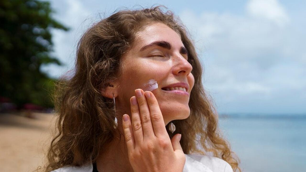 Mau Pakai Sunscreen? Ini Waktu yang Tepat untuk Menggunakannya Supaya Kulit Lebih Sehat