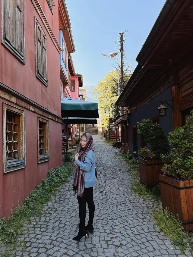 Prilly Latuconsina Liburan di Turki (Foto: Instagram @prillylatuconsina96)