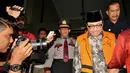 Waryono Karno menjalani pemeriksaan sebagai tersangka terkait kasus dugaan penerimaan hadiah atau janji dalam kegiatan di Kementerian ESDM, Jakarta, Selasa (6/1/2015). (Liputan6.com/Miftahul Hayat)