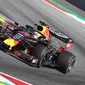 Pembalap Red Bull Racing Max Verstappen secara dramatis memenangkan balapan Formula One (F1) GP Austria di Red Bull Ring, Spielberg, Minggu (30/6/2019). (AFP/Georg Hochmuth)