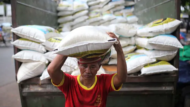  News Flash: Beras Operasi Pasar Dibeli Pedagang untuk Dijual Kembali