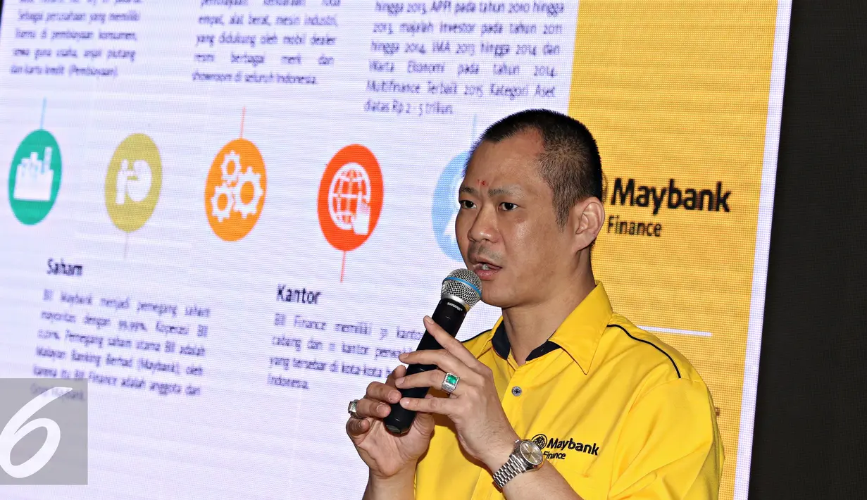 Presiden Direktur Maybank Finance Alexander menyampaikan kata sambutan dalam acara peresmian identitas baru BII Finance menjadi Maybank Indonesia Finance di Jakarta, Kamis (7/1). (Liputan6.com/Immanuel Antonius)