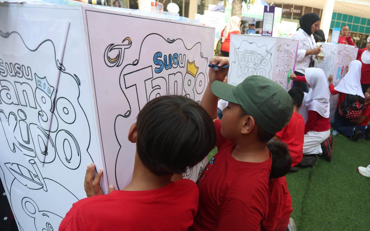 Kreativitas Anak Semarakkan Kegiatan Mewarnai Kemasan Susu