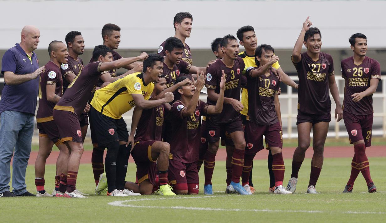 Pemain PSM Makassar merayakan kemenangan atas Lalenok United pada laga Piala AFC di Stadion Pakansari, Bogor, Jawa Barat, Rabu (29/1/2020). PSM menang 3-1 atas Lalenok United. (Bola.com/M Iqbal Ichsan)