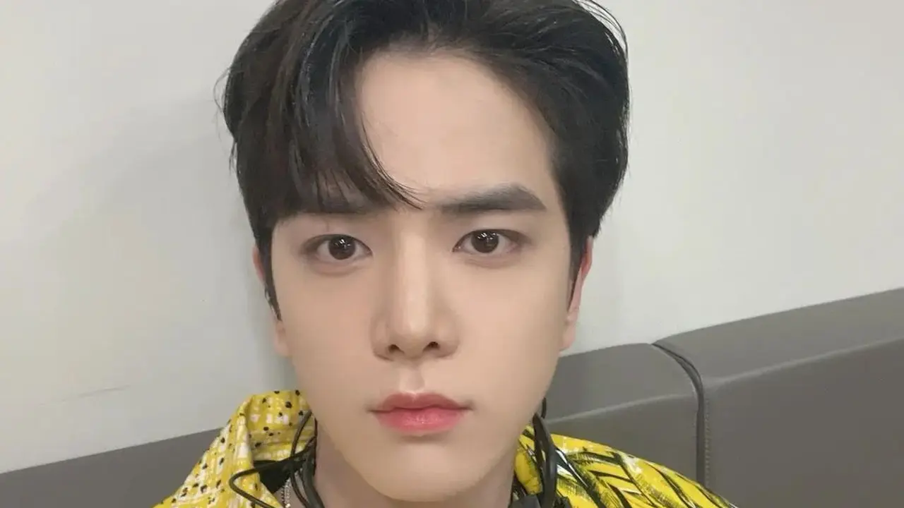 Potret Close Up Younghoon THE BOYZ yang Pesonanya Bikin Berdebar