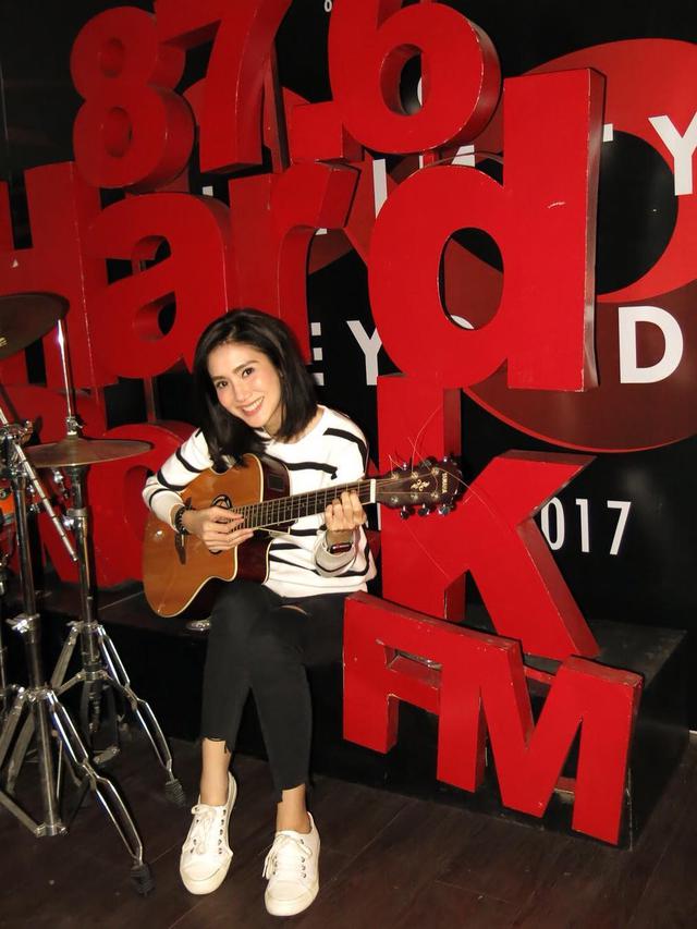6 Potret Susan Tanoe Penyiar Radio Yang Jadi Pacar Baru Ello Showbiz Liputan6 Com