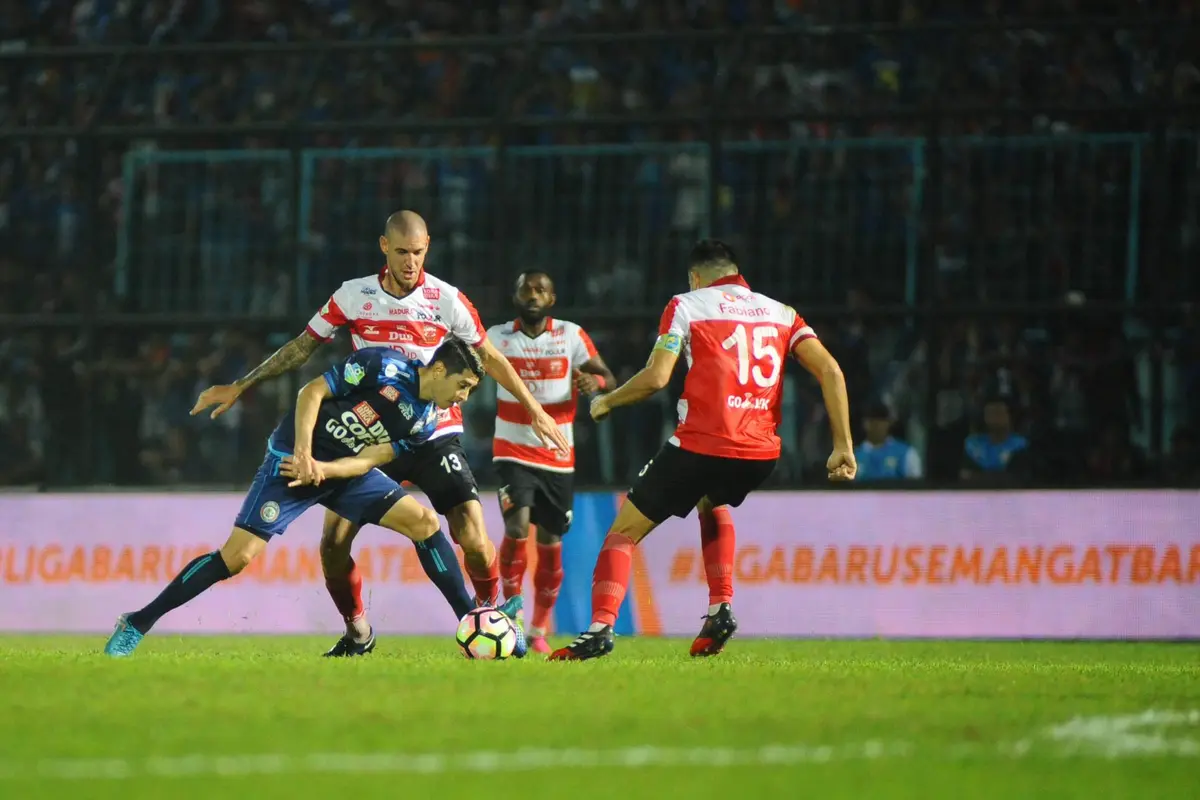 Madura United Puas Tahan Imbang Arema
