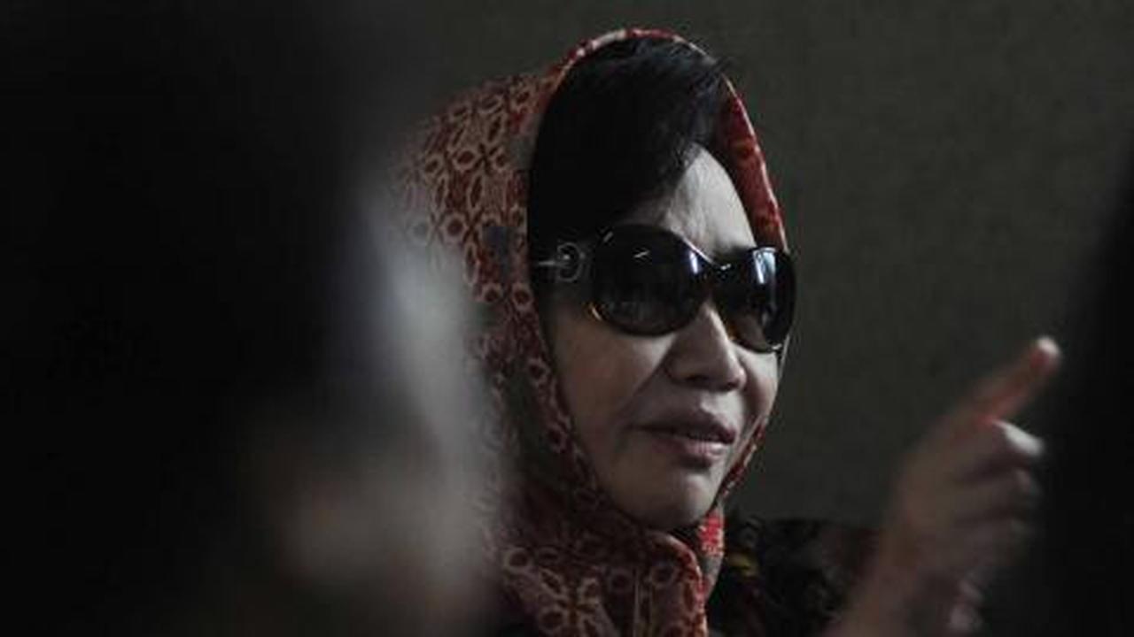  Dituntut 4 tahun, Nunun tos pengacara