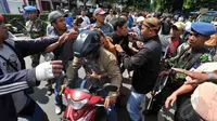 Eksekusi Lahan TNI Ricuh hingga Festival Seniman Prancis Digelar