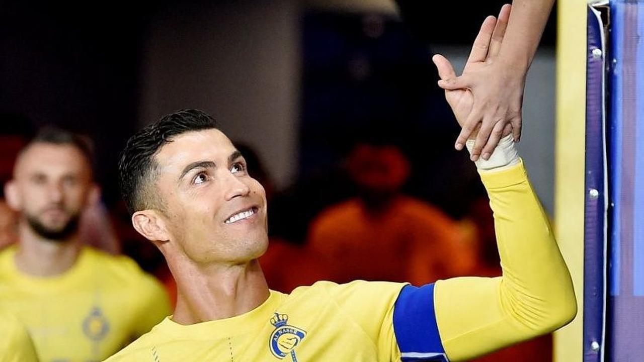 Pada babak kedua, Ronaldo tampil luar biasa dengan mencetak tiga gol dan melengkapi hat-trick. Ia mencetak gol pada menit ke-65, 67, dan 87. Foto: REUTERS / Stringer<br>