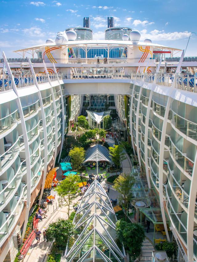 Symphony of The Seas (sumber: royalcaribbean)