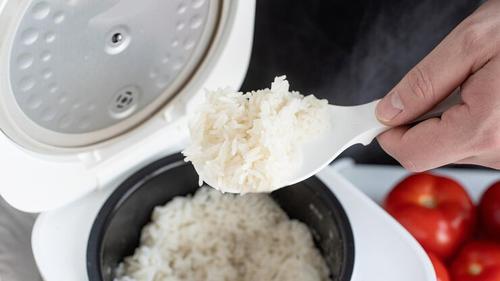 Ilustrasi nasi di rice cooker. (Foto: Freepik)
